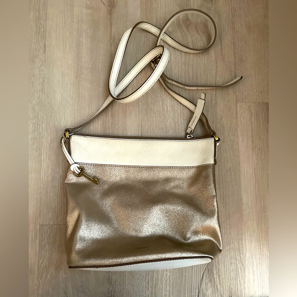 Fossil cross body leather bag/ purse